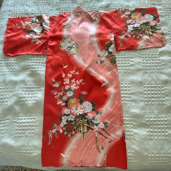 JAPANESE Kimono with Belt Polyester Red Colour with Flowers and Birds - Picture 4 of 5